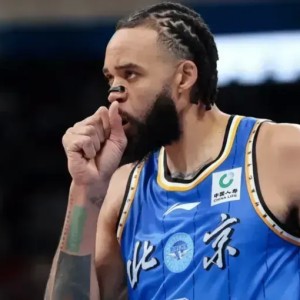 今晚北京vs广州大名单：麦基、周琦出战，徐昕在列