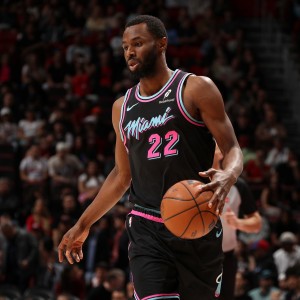 leyu-复出状态可以！维金斯半场5中4&amp;三分2中1拿到9分3板2断1帽