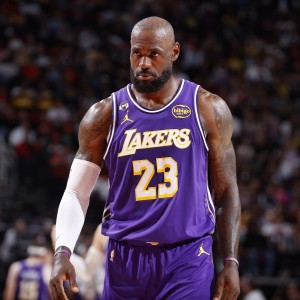 A·史密斯：湖蜜永远无法像骑蜜那样爱戴老詹 他不是科比&amp;魔术师